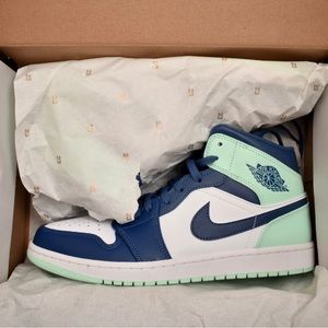 Nike Men's Air Jordan 1 Mid Sneaker, Mystic Navy/Mint Foam-white, 11